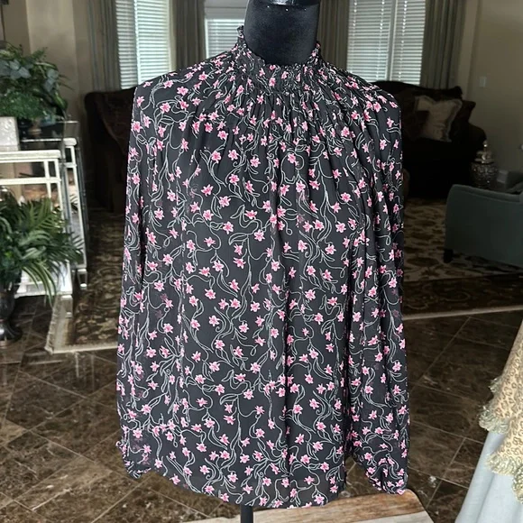 ELIZABETH AND JAMES semi sheer blouse - Picture 3 of 10